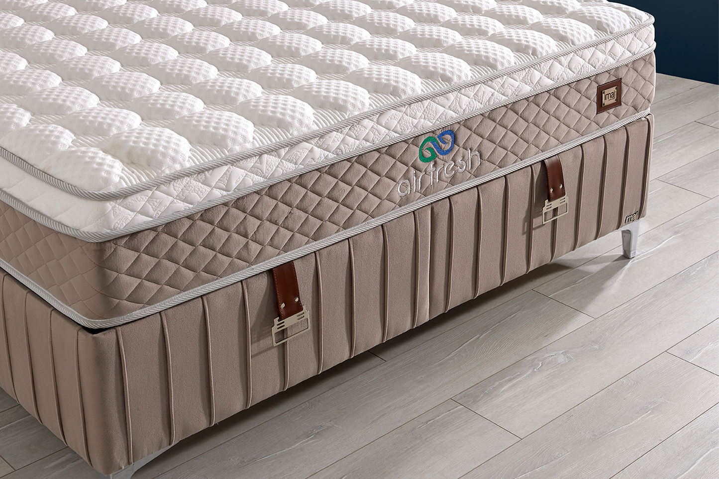 Pat Airfresh tapițat integral cu saltea inclusă - Gallery Image 8