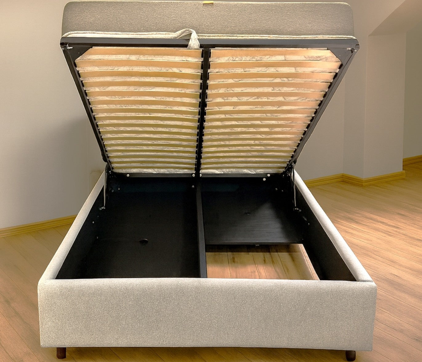 Pat Sunny 160 * 200 cm, tapitat integral cu somiera metalica inclusa